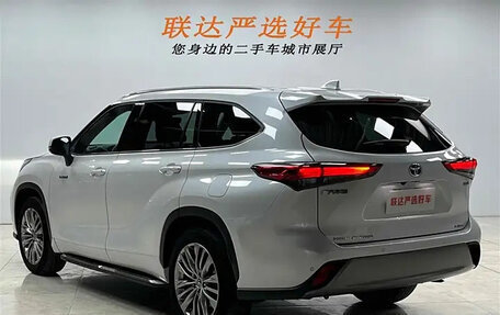 Toyota Highlander, 2022 год, 3 750 000 рублей, 3 фотография