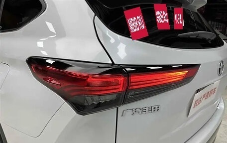 Toyota Highlander, 2022 год, 3 750 000 рублей, 4 фотография
