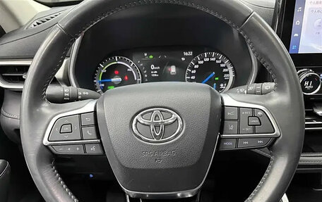Toyota Highlander, 2022 год, 3 750 000 рублей, 7 фотография