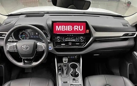 Toyota Highlander, 2022 год, 3 750 000 рублей, 6 фотография