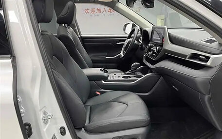 Toyota Highlander, 2022 год, 3 750 000 рублей, 12 фотография