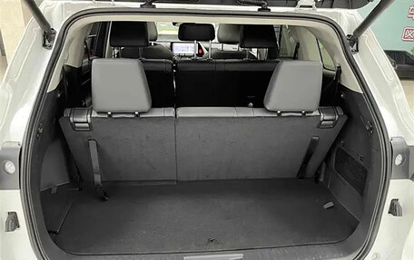 Toyota Highlander, 2022 год, 3 750 000 рублей, 22 фотография