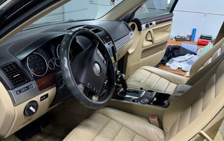 Volkswagen Touareg III, 2004 год, 950 000 рублей, 10 фотография