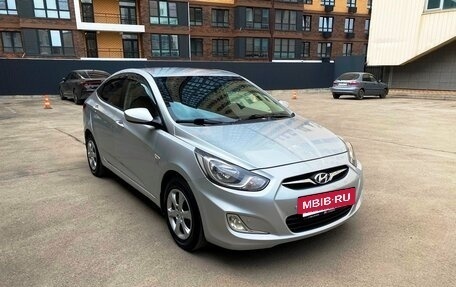 Hyundai Solaris II рестайлинг, 2012 год, 1 070 000 рублей, 3 фотография