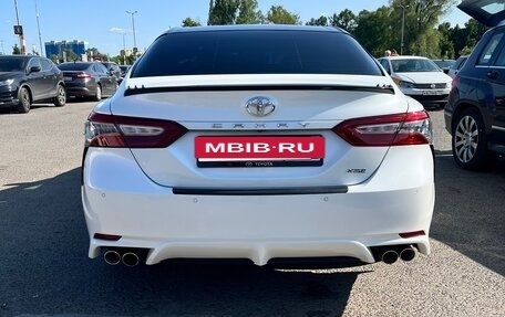 Toyota Camry, 2018 год, 2 350 000 рублей, 10 фотография