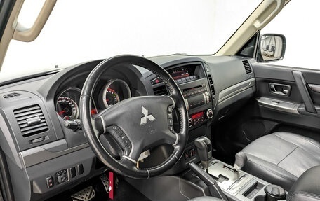 Mitsubishi Pajero IV, 2012 год, 2 299 000 рублей, 16 фотография