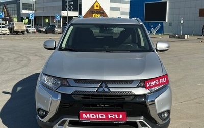 Mitsubishi Outlander III рестайлинг 3, 2019 год, 3 000 000 рублей, 1 фотография