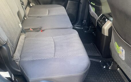 Toyota Land Cruiser Prado 150 рестайлинг 2, 2021 год, 7 600 000 рублей, 7 фотография