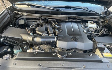 Toyota Land Cruiser Prado 150 рестайлинг 2, 2021 год, 7 600 000 рублей, 10 фотография
