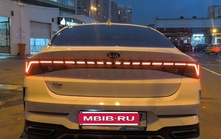 KIA K5, 2021 год, 2 400 000 рублей, 6 фотография