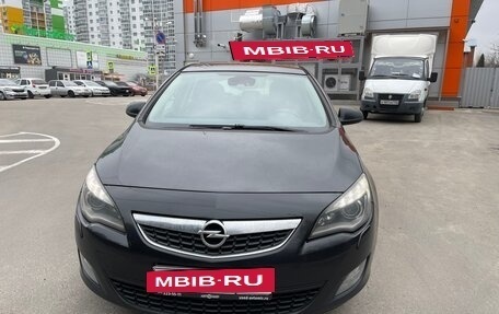 Opel Astra J, 2011 год, 600 000 рублей, 2 фотография