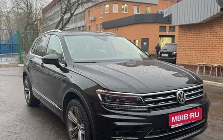 Volkswagen Tiguan II, 2019 год, 2 930 000 рублей, 1 фотография