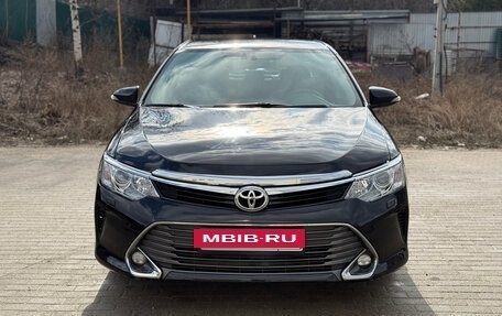 Toyota Camry, 2017 год, 1 890 000 рублей, 2 фотография