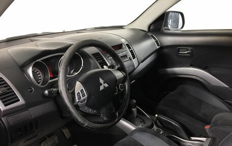 Mitsubishi Outlander III рестайлинг 3, 2008 год, 890 000 рублей, 14 фотография