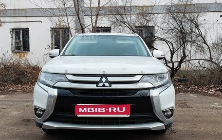 Mitsubishi Outlander III рестайлинг 3, 2017 год, 2 400 000 рублей, 21 фотография