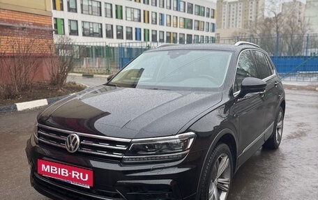 Volkswagen Tiguan II, 2019 год, 2 930 000 рублей, 2 фотография