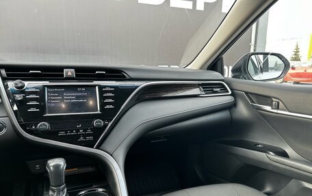 Toyota Camry, 2018 год, 2 698 000 рублей, 10 фотография