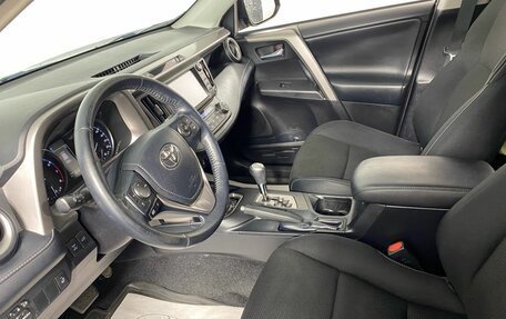 Toyota RAV4, 2018 год, 2 130 000 рублей, 14 фотография