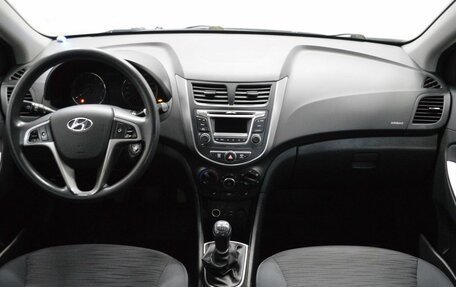 Hyundai Solaris II рестайлинг, 2016 год, 909 000 рублей, 14 фотография
