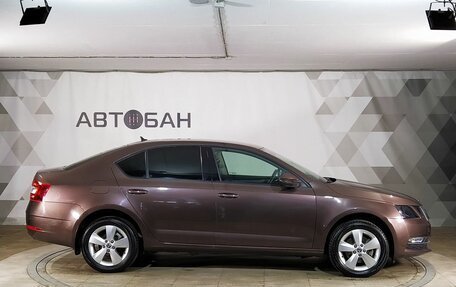 Skoda Octavia, 2019 год, 1 769 000 рублей, 6 фотография