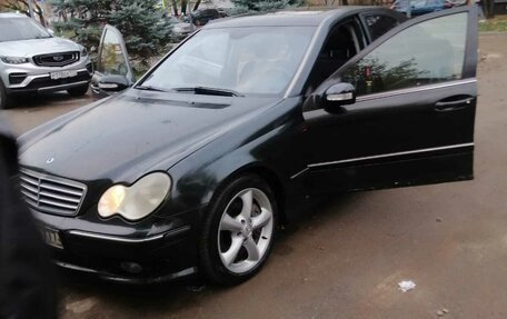 Mercedes-Benz C-Класс, 2004 год, 580 000 рублей, 6 фотография