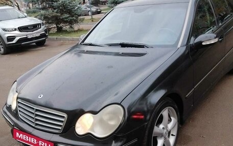 Mercedes-Benz C-Класс, 2004 год, 580 000 рублей, 3 фотография