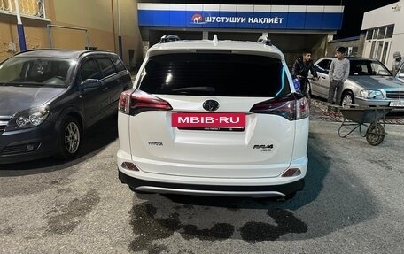 Toyota RAV4, 2016 год, 2 050 000 рублей, 5 фотография