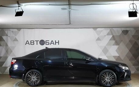 Toyota Camry, 2018 год, 2 645 000 рублей, 6 фотография