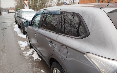 Mitsubishi Outlander III рестайлинг 3, 2013 год, 1 300 000 рублей, 3 фотография