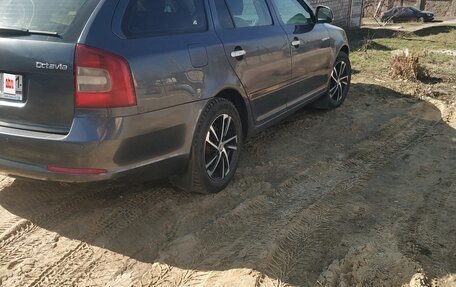 Skoda Octavia, 2011 год, 850 000 рублей, 2 фотография