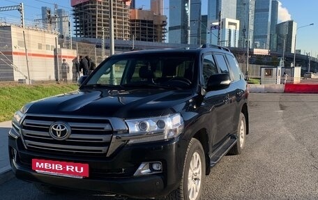 Toyota Land Cruiser 200, 2018 год, 6 200 000 рублей, 3 фотография