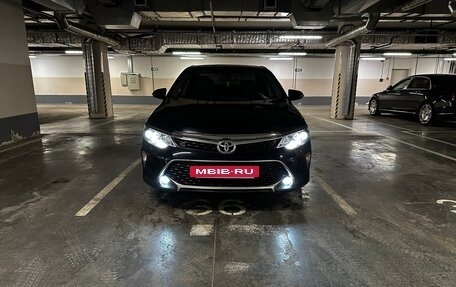 Toyota Camry, 2017 год, 2 390 000 рублей, 2 фотография