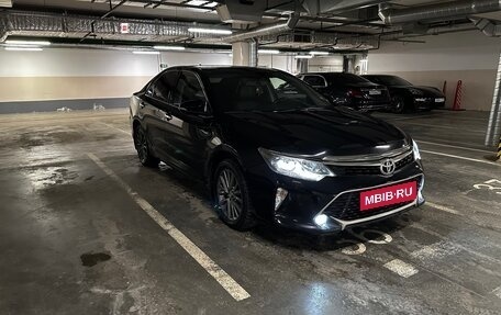 Toyota Camry, 2017 год, 2 390 000 рублей, 3 фотография