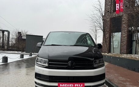 Volkswagen Multivan T6 рестайлинг, 2019 год, 5 249 000 рублей, 2 фотография