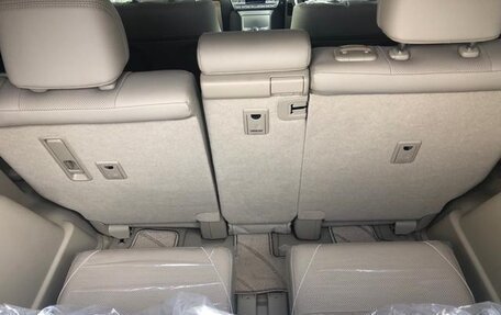 Toyota Land Cruiser Prado 150 рестайлинг 2, 2022 год, 5 700 272 рублей, 12 фотография