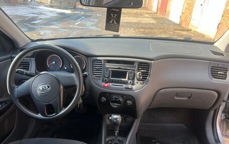 KIA Rio II, 2011 год, 600 000 рублей, 6 фотография