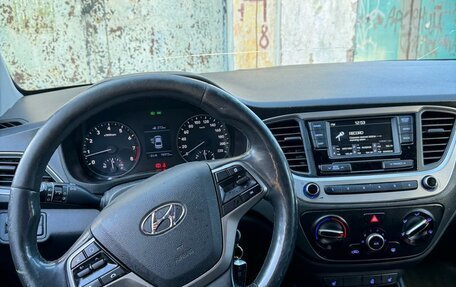 Hyundai Solaris II рестайлинг, 2018 год, 1 150 000 рублей, 14 фотография