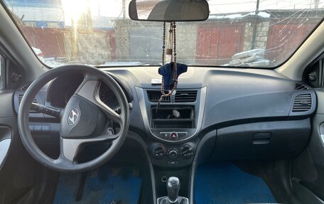 Hyundai Solaris II рестайлинг, 2015 год, 340 000 рублей, 7 фотография