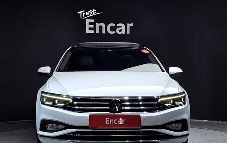 Volkswagen Passat B8 рестайлинг, 2022 год, 2 288 000 рублей, 3 фотография
