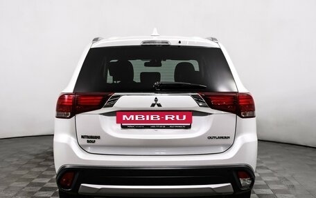 Mitsubishi Outlander III рестайлинг 3, 2017 год, 2 298 000 рублей, 6 фотография