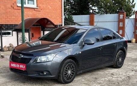 Chevrolet Cruze II, 2011 год, 750 000 рублей, 2 фотография