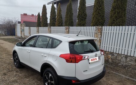 Toyota RAV4, 2015 год, 2 700 000 рублей, 4 фотография