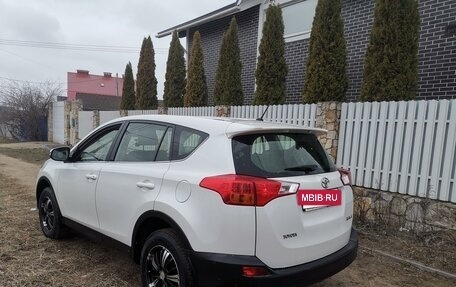 Toyota RAV4, 2015 год, 2 700 000 рублей, 5 фотография