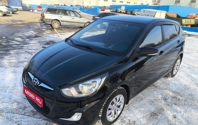 Hyundai Solaris II рестайлинг, 2011 год, 800 000 рублей, 1 фотография