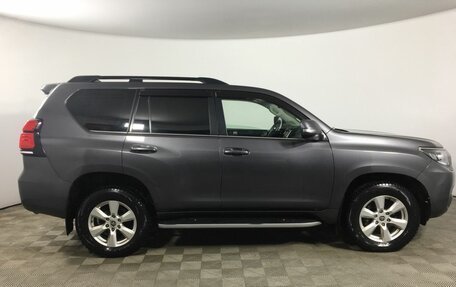 Toyota Land Cruiser Prado 150 рестайлинг 2, 2019 год, 3 730 000 рублей, 6 фотография