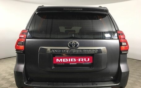 Toyota Land Cruiser Prado 150 рестайлинг 2, 2019 год, 3 730 000 рублей, 8 фотография