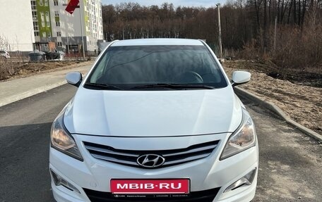 Hyundai Solaris II рестайлинг, 2016 год, 850 000 рублей, 1 фотография