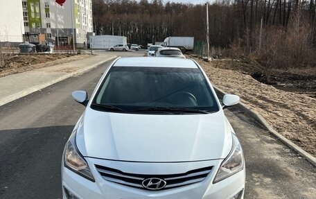 Hyundai Solaris II рестайлинг, 2016 год, 850 000 рублей, 2 фотография