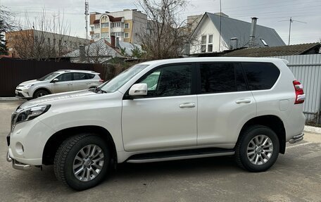 Toyota Land Cruiser Prado 150 рестайлинг 2, 2015 год, 3 490 000 рублей, 5 фотография