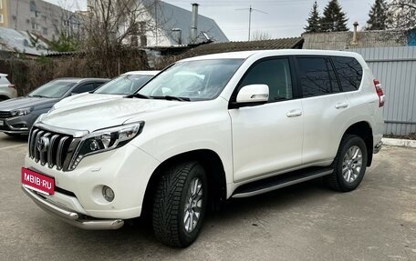 Toyota Land Cruiser Prado 150 рестайлинг 2, 2015 год, 3 490 000 рублей, 4 фотография